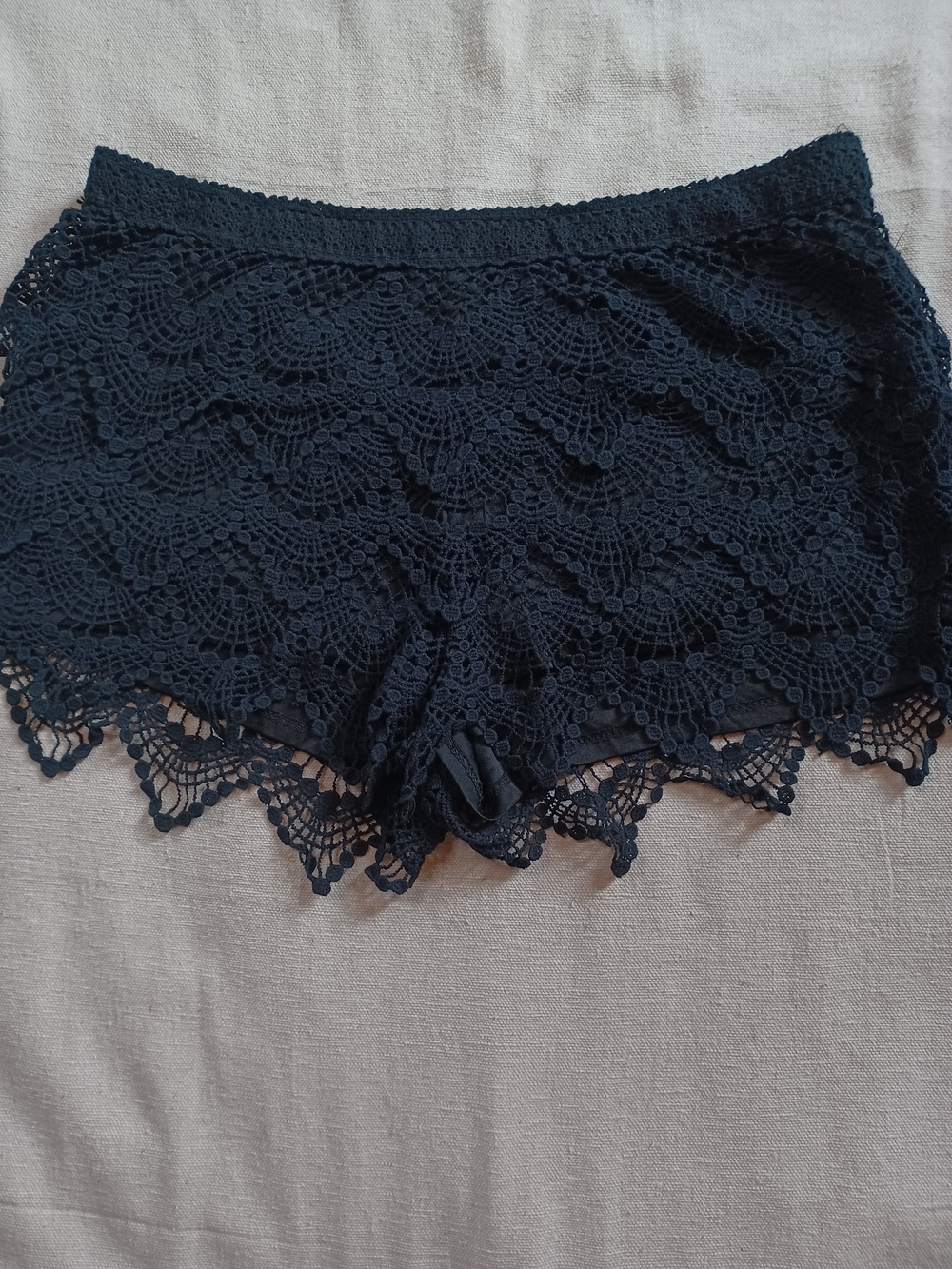 Rewind Black Crochet Lace Shorts Women's Size Large